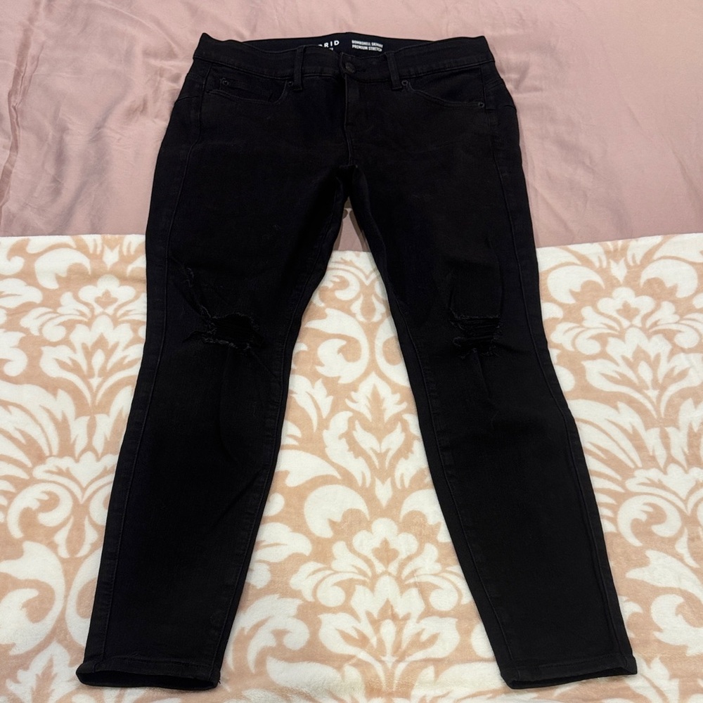 Torrid Bombshell Skinny distressed black jeans. Premium Stretch 14 Regular